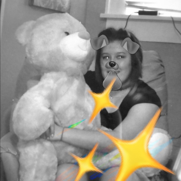 Meet your Posher, Kaylee - Picture 2 of 4